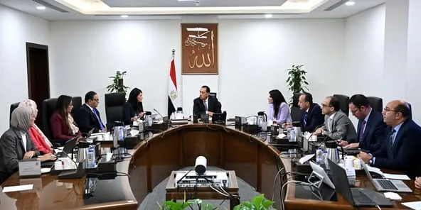 مدبولي يتابع استعدادات إطلاق "السردية الوطنية للتنمية الاقتصادية".. خارطة طريق جديدة توحد سياسات النمو