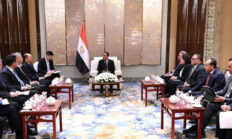 «بوابة المصرف نيوز» تكشف تفاصيل لقاء مدبولي مع رئيس CNCEC الصينية في بكين