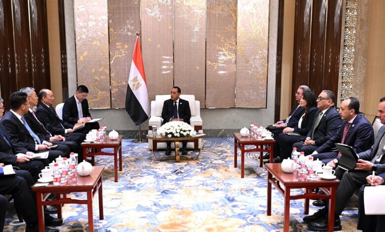 «بوابة المصرف نيوز» تكشف تفاصيل لقاء مدبولي مع رئيس CNCEC الصينية في بكين