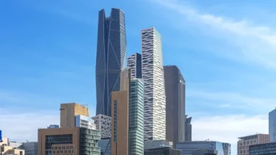 الرياض تقتنص دور دبي وأبوظبي.. الحي المالي السعودي يجذب أكبر البنوك العالمية