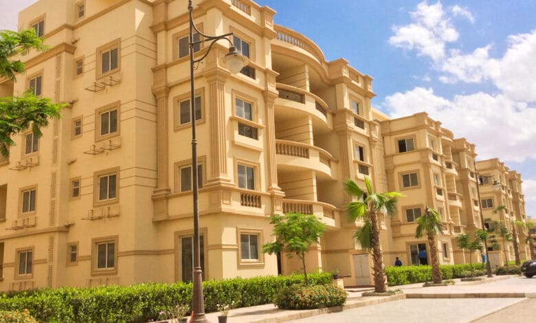 ارتفاع وهمي … لماذا لم تنخفض أسعار العقارات في مصر مع هبوط تكلفة البناء؟