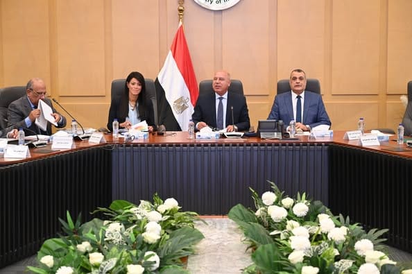 الوزير: 28 فرصة استثمارية لتعميق التصنيع وصناعة الحديد مع قائمة سوداء للمصانع المخالفة للكهرباء