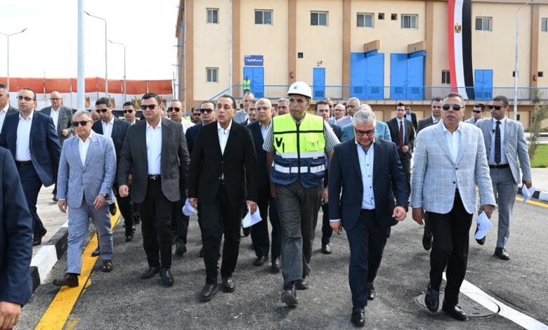 مدبولي: افتتاح محطة المياه ومأخذ المياه العكرة بالمنطقة الصناعية دعم جذب الاستثمارات الكبرى