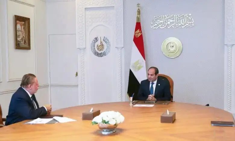 الرئيس السيسي يتابع تحسن المؤشرات الاقتصادية ويؤكد استمرار جهود خفض التضخم ودعم احتياطيات النقد الأجنبي