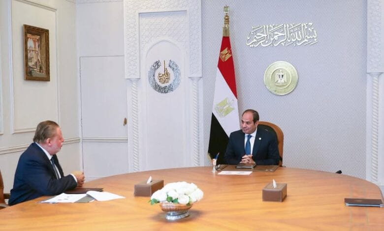 الرئيس السيسي يتابع تحسن المؤشرات الاقتصادية ويؤكد استمرار جهود خفض التضخم ودعم احتياطيات النقد الأجنبي