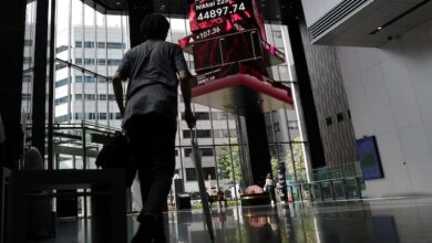 ترامب يفرض 100% جمارك على الأدوية و25% على الشاحنات الثقيلة.. الأسواق تهتز