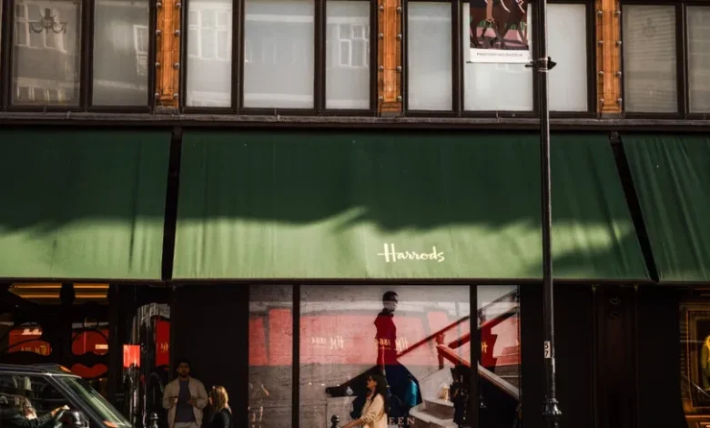 هجمات سيبرانية تهدد الشركات البريطانية أبرزها ماركس آند سبنسر وجاغوار لاند روفر وهارودز