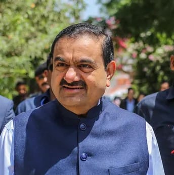 الملياردير الهندي يقترب من لقب أغنى رجل في آسيا بعد قفزة 13 مليار دولار في ثروته