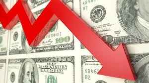 الدولار يهبط 25 قرشًا أمام الجنيه في أغلب البنوك المصرية