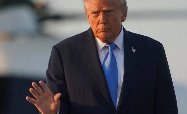 ترامب يلغي اجتماعاً مع زعيمي الديمقراطيين قبل تهديد الحكومة الأمريكية بالإغلاق