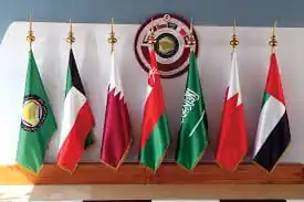 الديون الخليجية ترتفع لمستويات قياسية مع ضغوط النفط واستحقاقات تمويلية كبرى