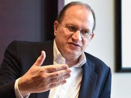 استقالة مارك تاكر من رئاسة HSBC تربك الأسواق العالمية.. من يخلفه؟