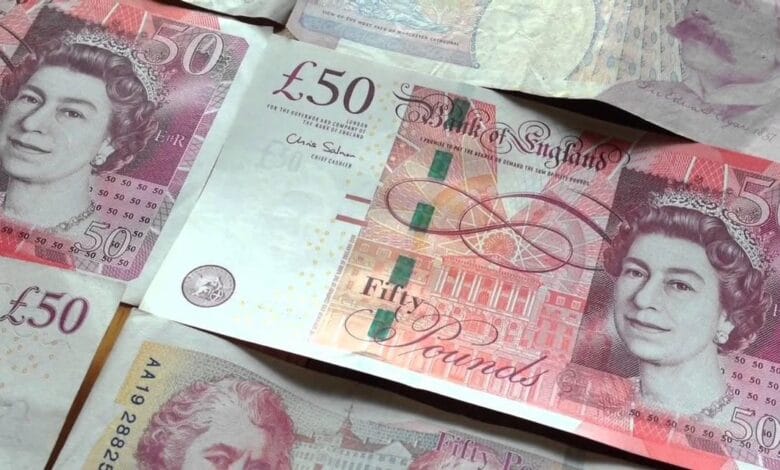 استقرار سعر الجنيه الإسترليني أمام الجنيه المصري اليوم.. تعرف على أفضل بنك للشراء والبيع