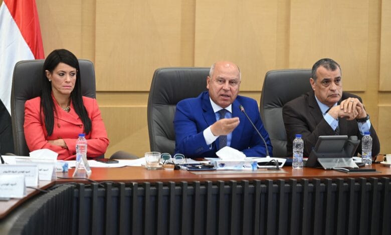 كامل الوزير: التزام شركات الأسمدة ببروتوكولات التوريد وحماية صناعة الأتوبيسات المحلية على رأس أولويات الحكومة