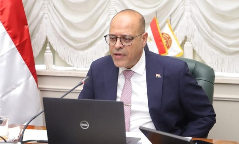 قانون العمل الجديد: ضبط المخالفين الأجانب وتطبيق غرامات تصل إلى 100 ألف جنيه