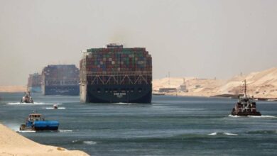 قناة السويس تخسر 45% من إيراداتها وسط توترات البحر الأحمر