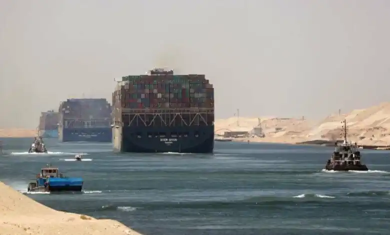 قناة السويس تخسر 45% من إيراداتها وسط توترات البحر الأحمر