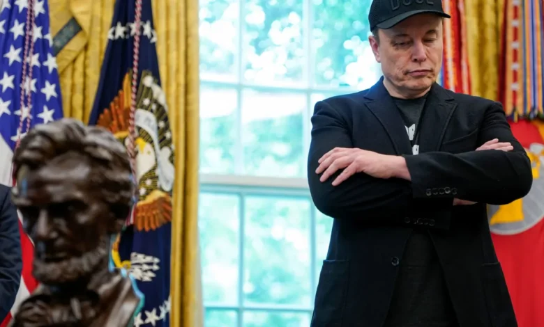 إيلون ماسك يحث متابعيه على إلغاء اشتراكات Netflix بعد جدل الرسوم المتحركة