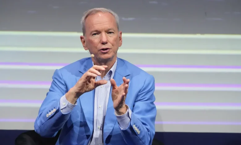 إريك شميت يحذر: الذكاء الاصطناعي قد يتعلم كيفية قتل البشر