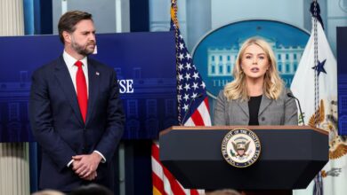 البيت الأبيض يحذر: تسريح العمال وشيك مع بدء إغلاق الحكومة الأمريكية