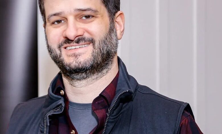 مؤسس فيسبوك السابق: 13 عامًا من الإرهاق في قيادة شركات التكنولوجيا