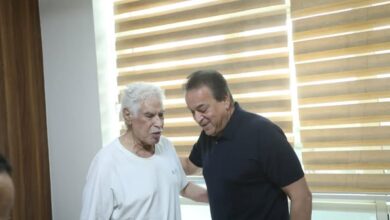 بتكليف الرئيس السيسي.. وزير الصحة يزور حسن شحاتة للاطمئنان على حالته الصحية