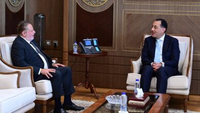 مدبولي يلتقي محافظ البنك المركزي لمتابعة السياسات المالية والنقدية واحتياطي النقد الأجنبي