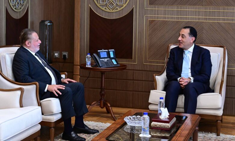 مدبولي يلتقي محافظ البنك المركزي لمتابعة السياسات المالية والنقدية واحتياطي النقد الأجنبي