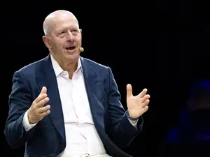 رئيس جولدمان ساكس يتوقع زيادة الوظائف على وول ستريت بفضل الذكاء الاصطناعي