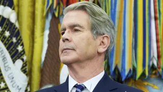 وزير الخزانة الأمريكي: إغلاق الحكومة بدأ يؤثر على الاقتصاد الحقيقي