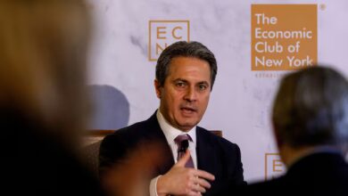 موسالم يدعم خفض أسعار الفائدة ويطالب بالحذر من التضخم