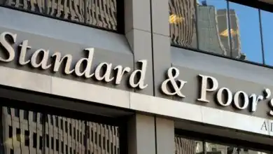 ستاندرد آند بورز ترفع التصنيف الائتماني لمصر بعد إصلاحات صندوق النقد 