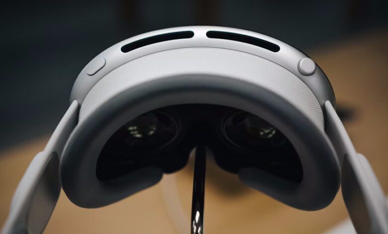 نظارات أبل الذكية بالذكاء الاصطناعي تتصدر خطط الشركة بعد وقف تطوير Vision Pro