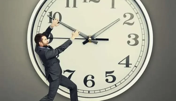 الحكومة تعلن بدء التوقيت الشتوي في مصر من الجمعة 31 أكتوبر 2025