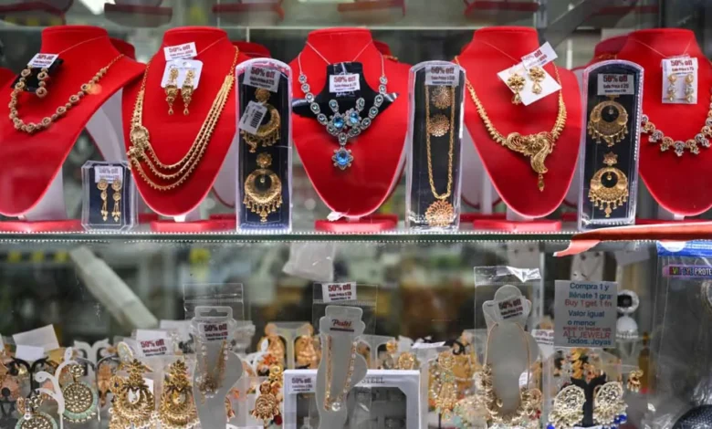 الذهب يحافظ على مكاسبه.. تعرف على أسعار الذهب اليوم في مصر