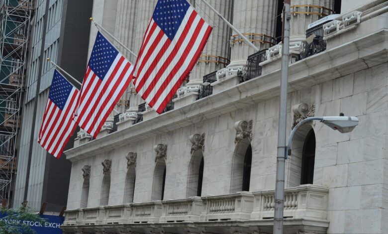 مؤشر ستاندرد آند بورز 500 يتراجع إلى المركز 66 عالميًا رغم مكاسب 11% هذا العام