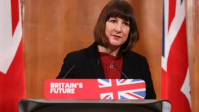 وزيرة المالية البريطانية تنفي تضليل الجمهور بشأن التوقعات قبل الميزانية