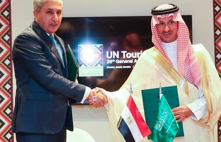 مصر والسعودية توقعان البرنامج التنفيذي لتعزيز التعاون السياحي المشترك