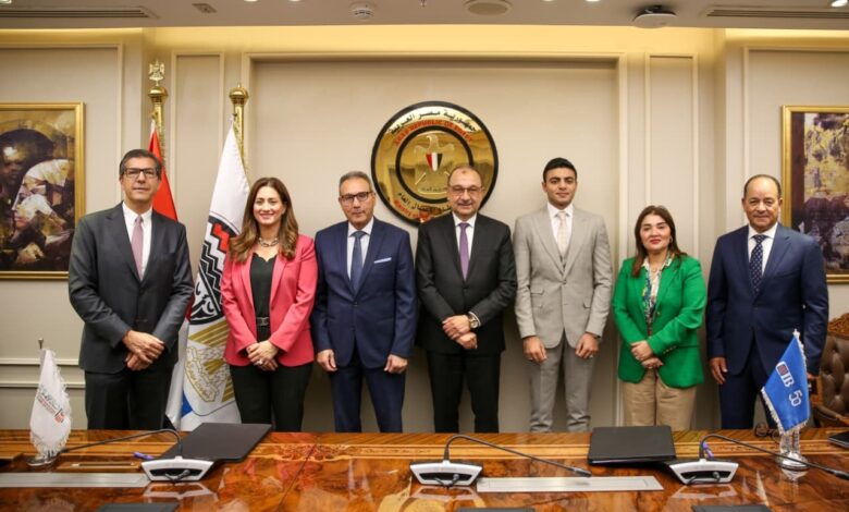 مصر تطلق أول مصنع لإنتاج أقراص وحبيبات الكلور بـ39 مليون دولار