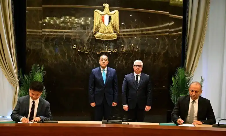 مصر توقع عقد إنشاء أكبر مجمع للصناعات الكيميائية الفوسفاتية مع شركة CJN الصينية