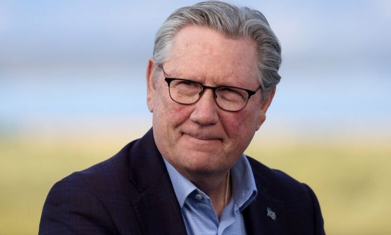 رئيس فيدرالي يحذر: التضخم المرتفع قد يمنع خفض أسعار الفائدة في ديسمبر