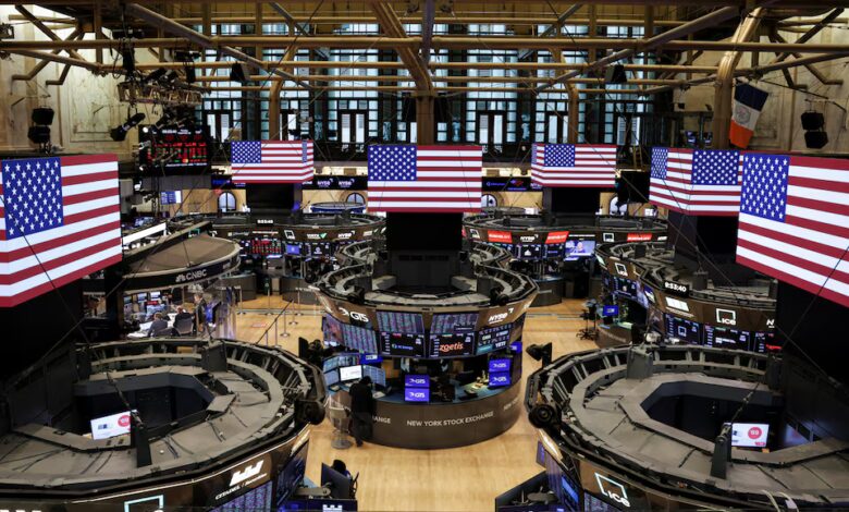 وول ستريت تتباين قبل نتائج إنفيديا وسط قلق من أسعار الفائدة