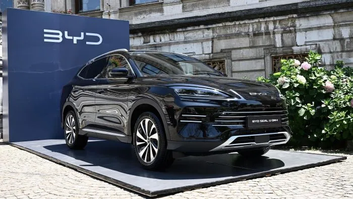 BYD تتفوق على تيسلا بمصنع ضخم في تشنغتشو وتوسع عالمي