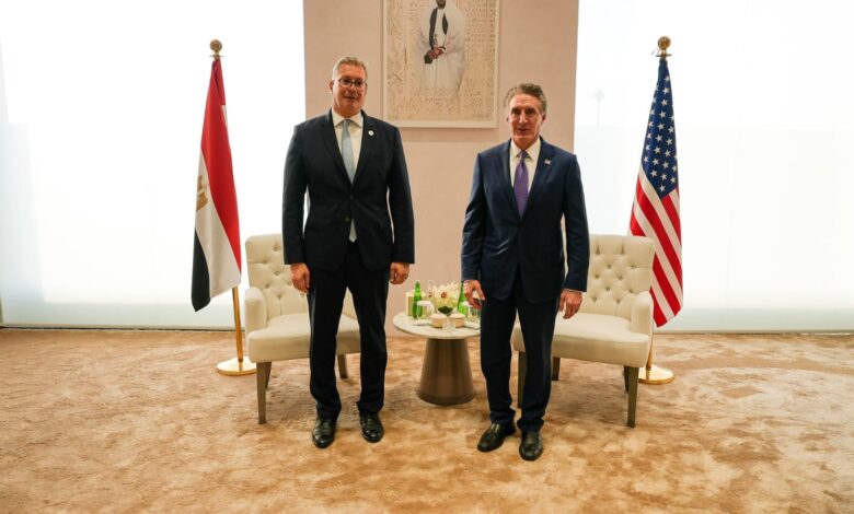 مصر وأمريكا تبحثان تعزيز الشراكة في مجال الطاقة خلال أديبك 2025 بأبوظبي