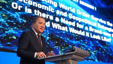 رئيس وزراء السويد السابق يدعو للتخلي عن الأسلحة النووية وتعاون عالمي من أجل الكوكب