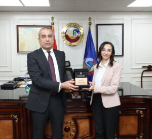 رئيس البنك الزراعي المصري يستعرض مع محافظ البحيرة برامج تمويل صغار المزارعين