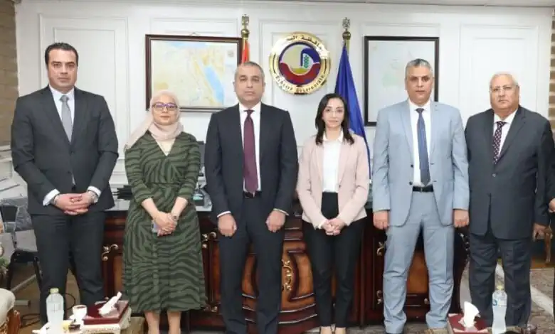 رئيس البنك الزراعي المصري يستعرض مع محافظ البحيرة برامج تمويل صغار المزارعين