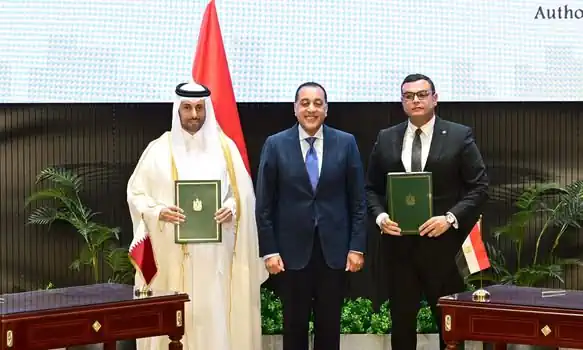 مصر وقطر تطلقان شراكة استثمارية بـ29.7 مليار دولار لتطوير منطقة علم الروم بالساحل الشمالي