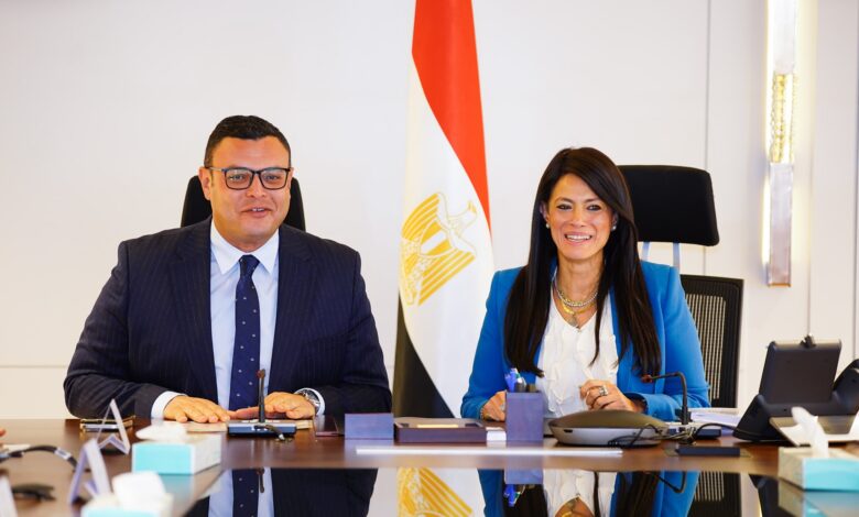 وزيرا التخطيط والإسكان يبحثان تنفيذ مبادرة حياة كريمة واستثمارات 2025