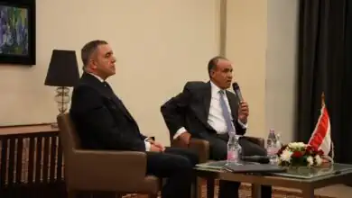 وزير الخارجية يلتقي الجالية المصرية في الجزائر ويؤكد اعتزاز الدولة بأبنائها بالخارج